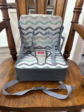 Nuby Gray Portable Booster Seat - Chevron Accent